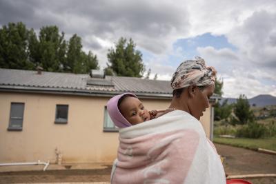 Mothers traveling to PIH sites to access health services.