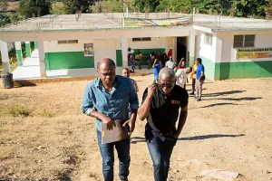 Dr. Lambert on a visit to the Zanmi Lasante-supported Cerca-La-Source Health Center in Haiti in January 2025. Photo by Thierry Bozile / PIH