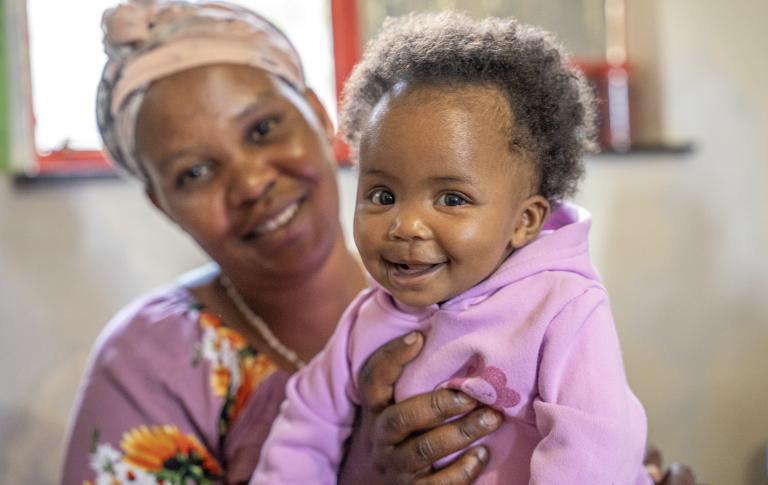 Mothers traveling to PIH sites to access health services