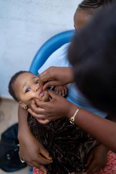 Baby getting oral supplements